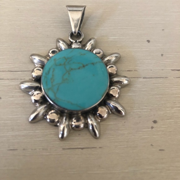 Jewelry - Vintage turquoise starburst necklace pendant